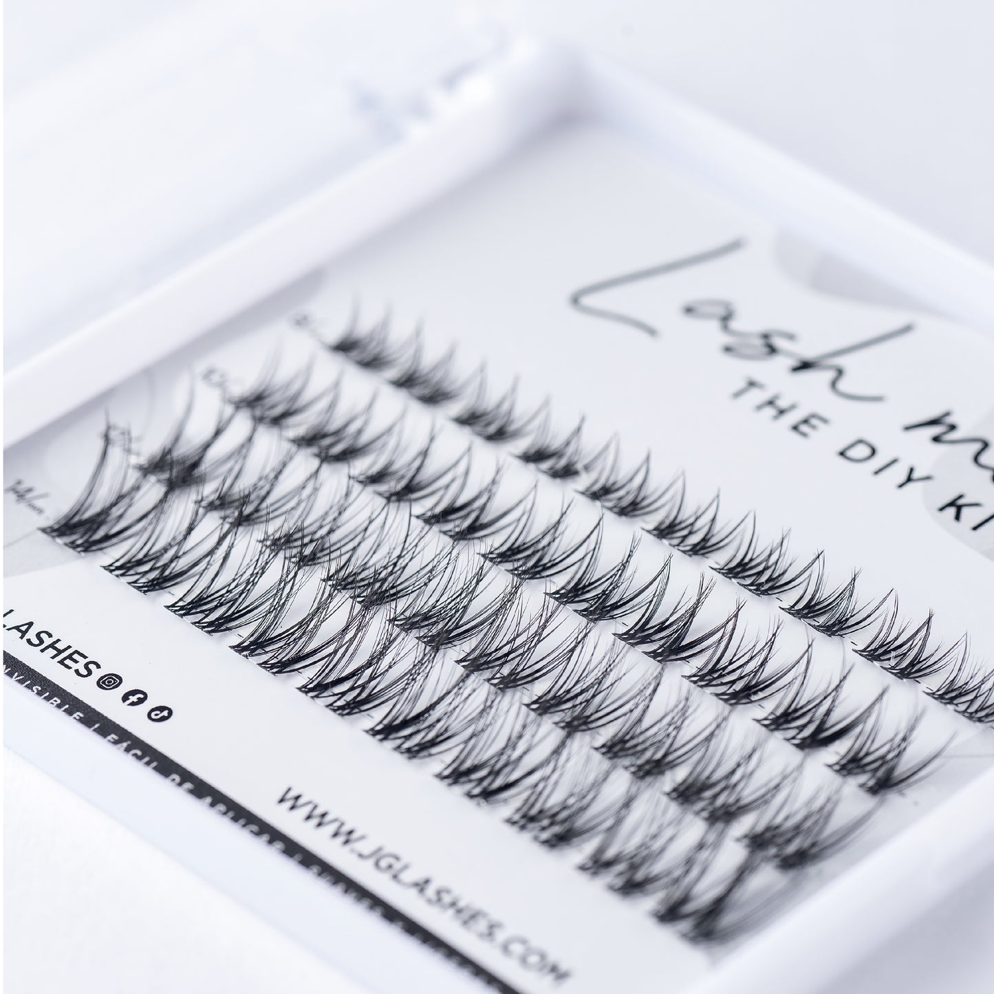 Lash me. The DIY Kit Wispy